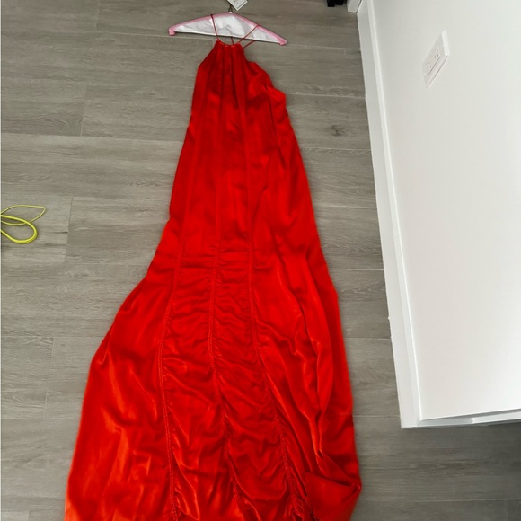 Elegant Red Maxi Dress - Picture 4 of 5